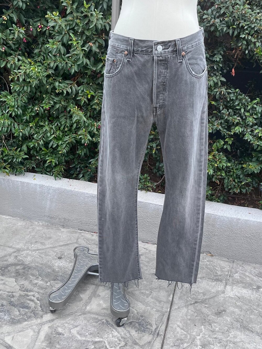 Levi’s 501 Original Black Washed Straight Leg Jeans Raw Hem W31 L30